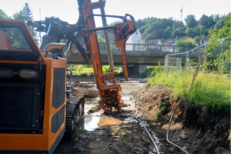 Bohrarbeiten für die Herstellung der Ankerbohrpfähle