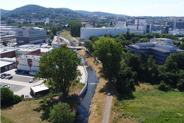 Fertiggestellter Hochwasserschutz am Mühlkanal